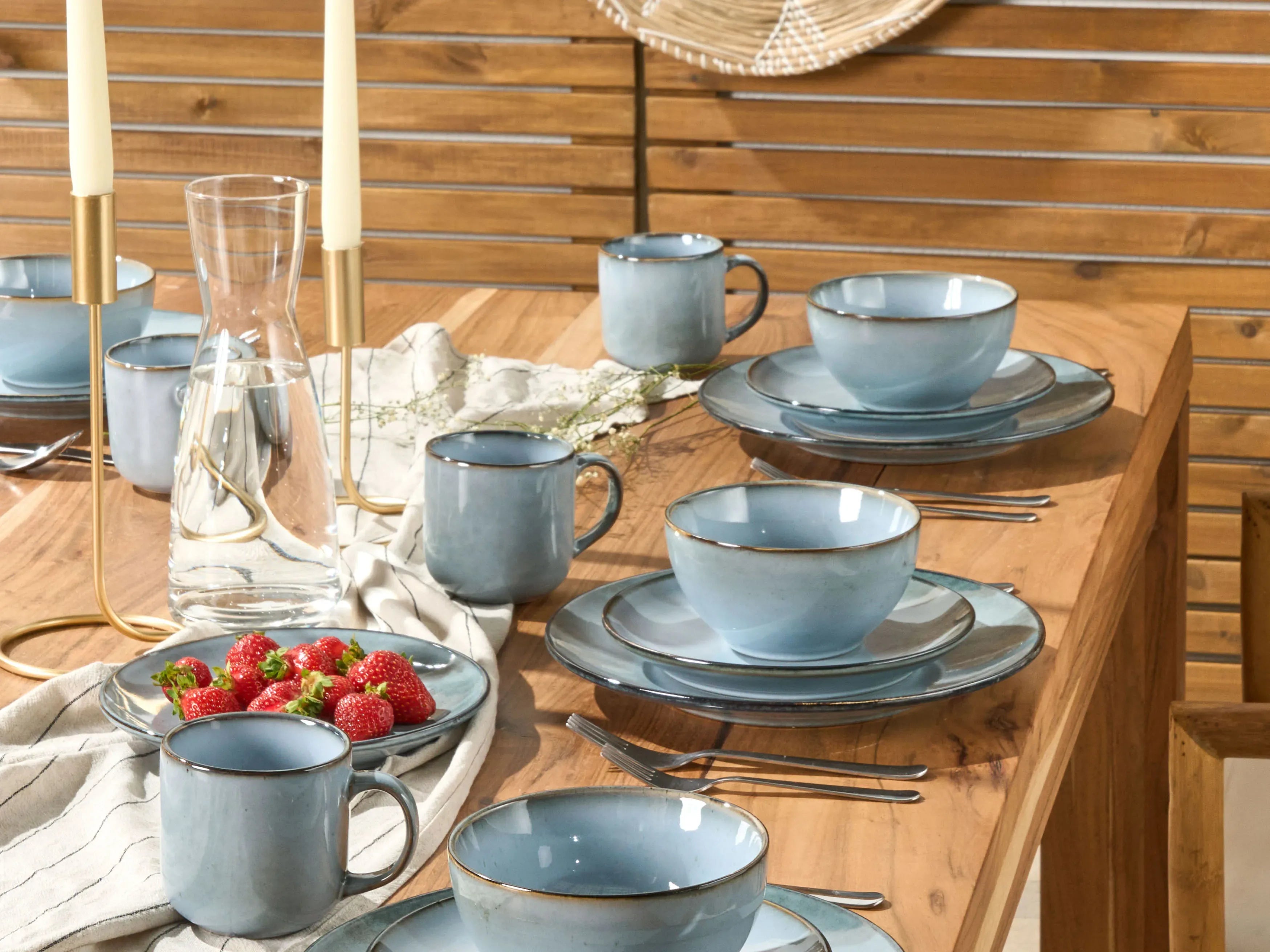 Set de vaisselle de 16 pièces en grès cérame bleu azur