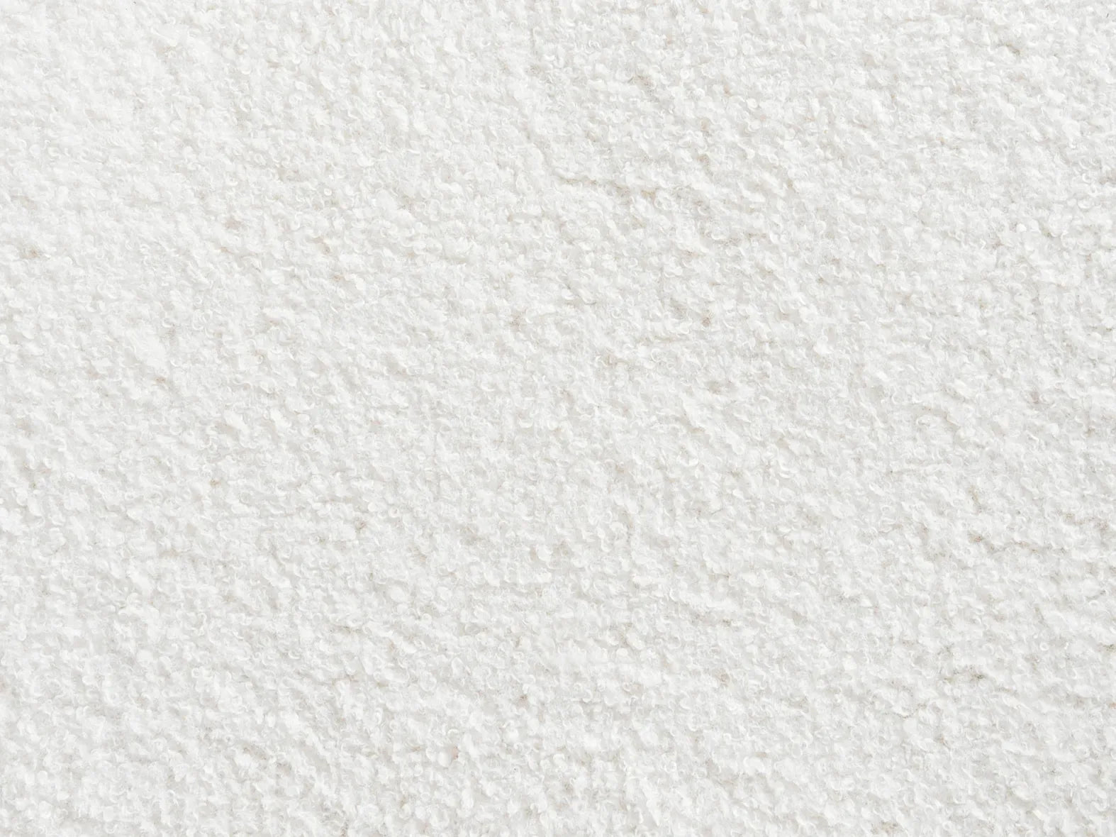 Pouf capitonné en bouclé blanc cassé