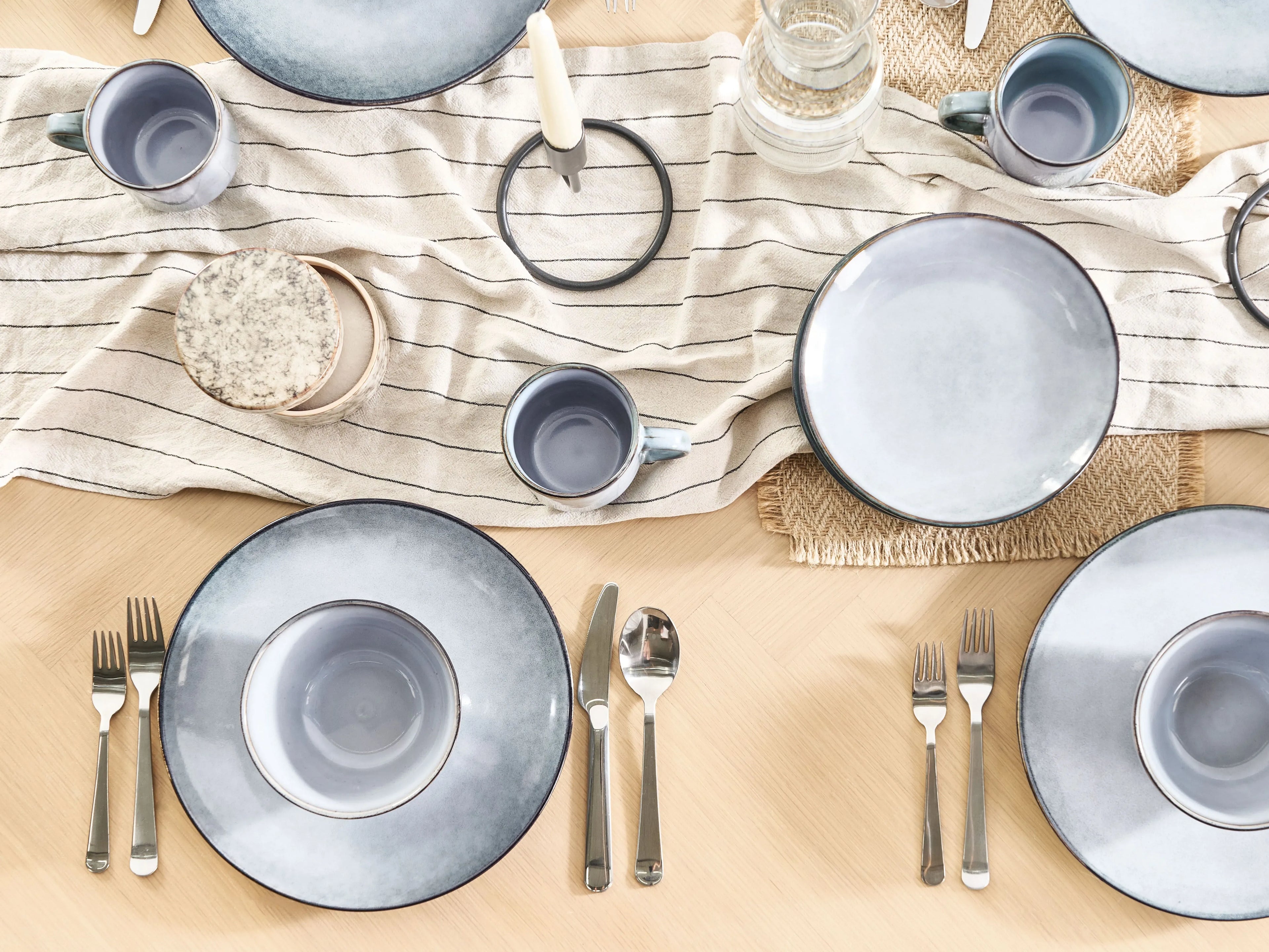 Set de 8 assiettes à dessert en grès cérame bleu azur