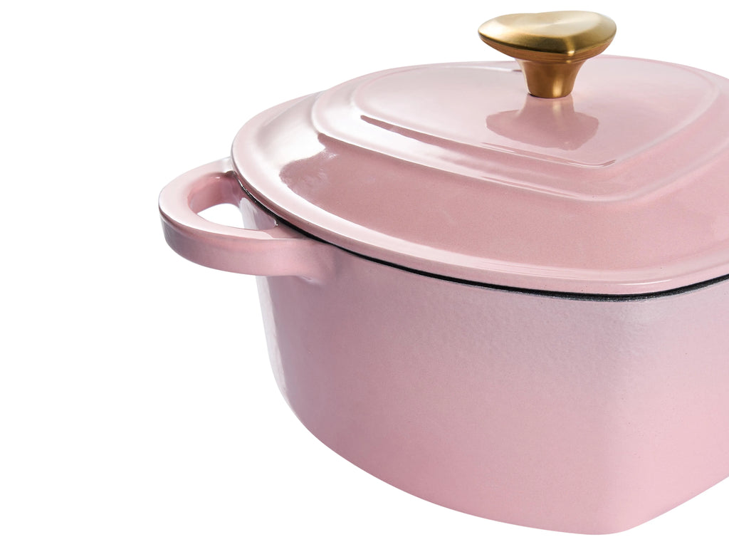 Cast iron pot